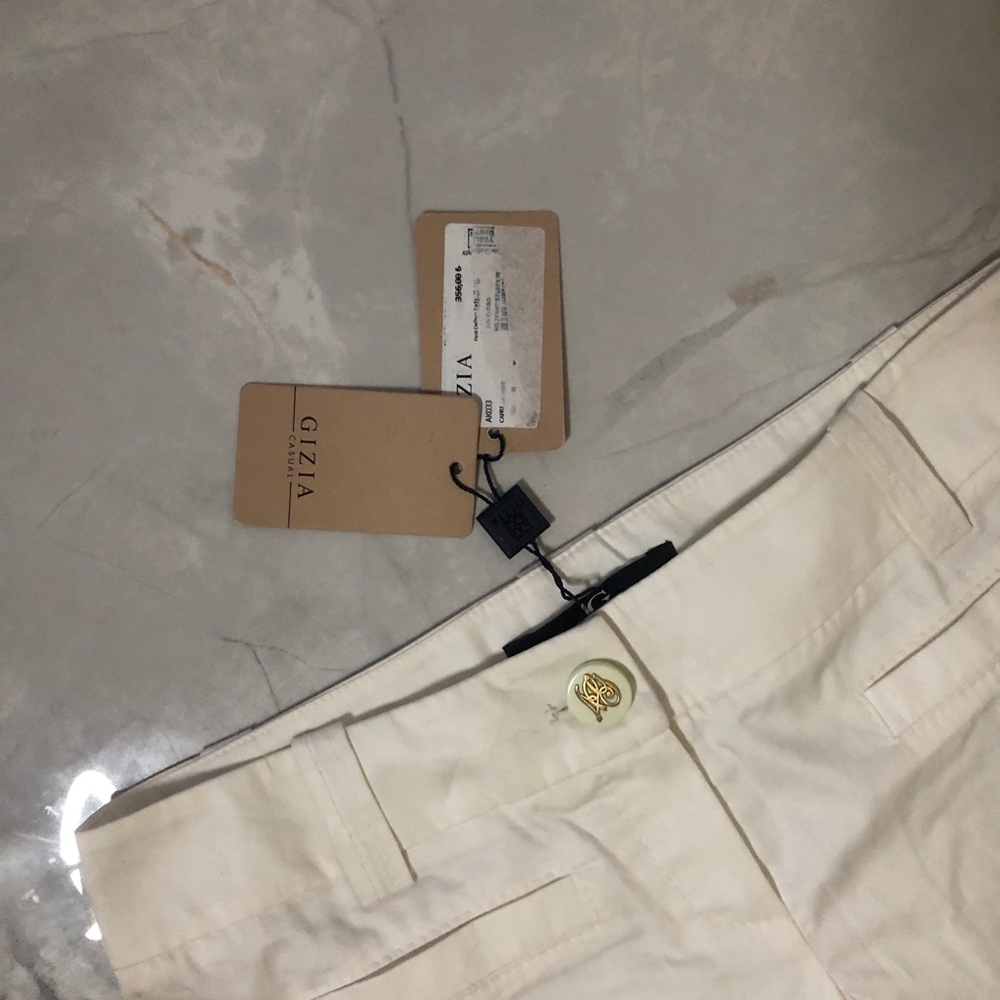 White capris